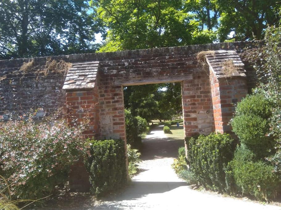 Welcoming Cottage In Chichester Near City Centre Eksteriør bilde