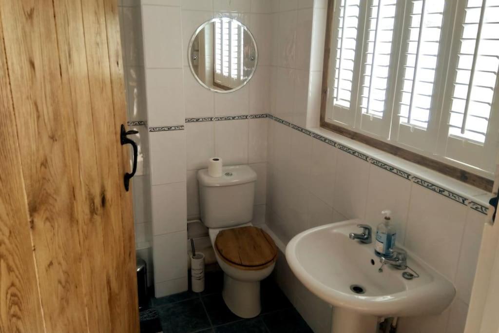Welcoming Cottage In Chichester Near City Centre Eksteriør bilde